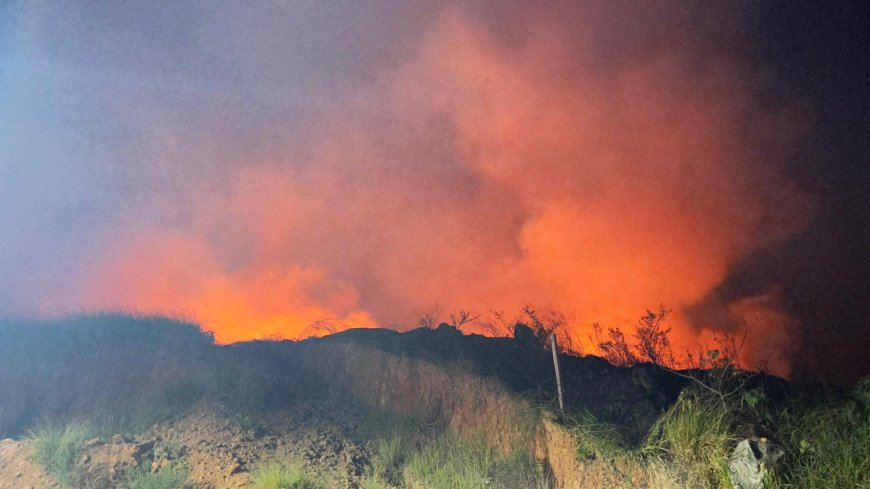 Fogo de grandes proporções atinge Vila Dirce