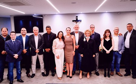 Membros da diretoria do Parlamento da Região do Circuito das Águas Paulista tomam posse