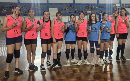Vôlei feminino de Serra Negra é medalha de prata em competição regional