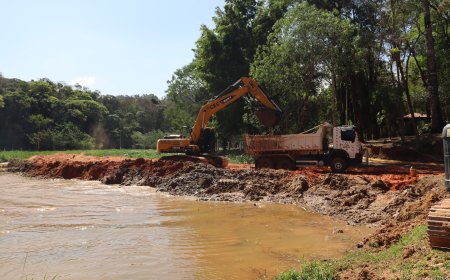 Lagos do Bairro das Posses começam a ser desassoreados