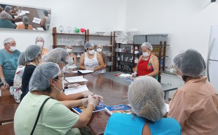 Dezenas de alunos iniciam as aulas na Escola Municipal Profissionalizante José Franco de Godoy