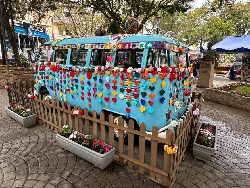 4º Crochetaço do Circuito das Águas mobiliza Serra Negra com arte e solidariedade