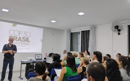 Professores da rede municipal participam de palestra sobre a COP 30