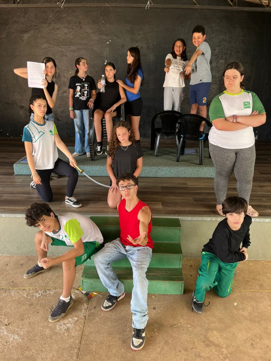 Colégio Libere Vivere apresenta adaptação teatral “Hamlet’s!” com direção de Breno Floriz