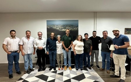 Prefeito recebe grupo de cafeicultores serranos premiados nacionalmente