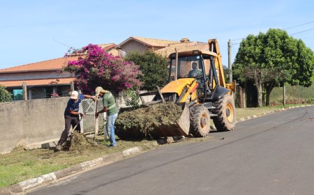 Operação Cata-bagulho percorre a cidade para retirada de inservíveis