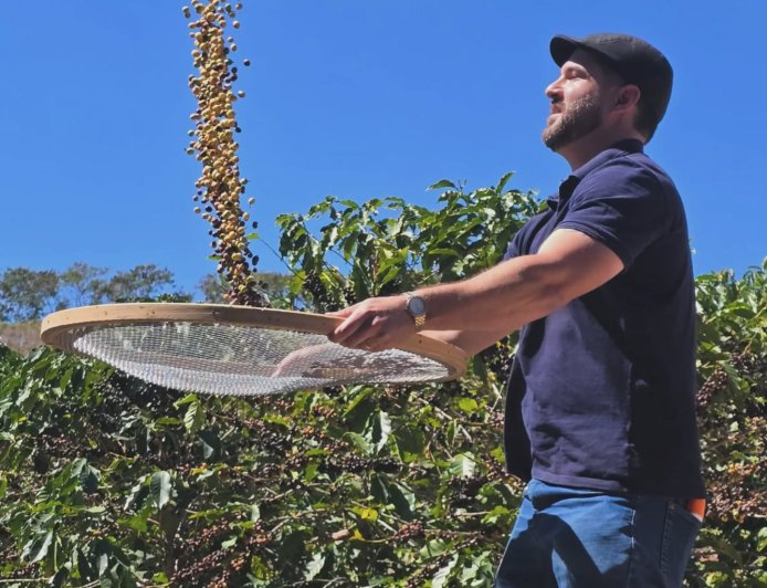 Café Nonno Marchi promove experiência imersiva com plantio de mudas em Serra Negra