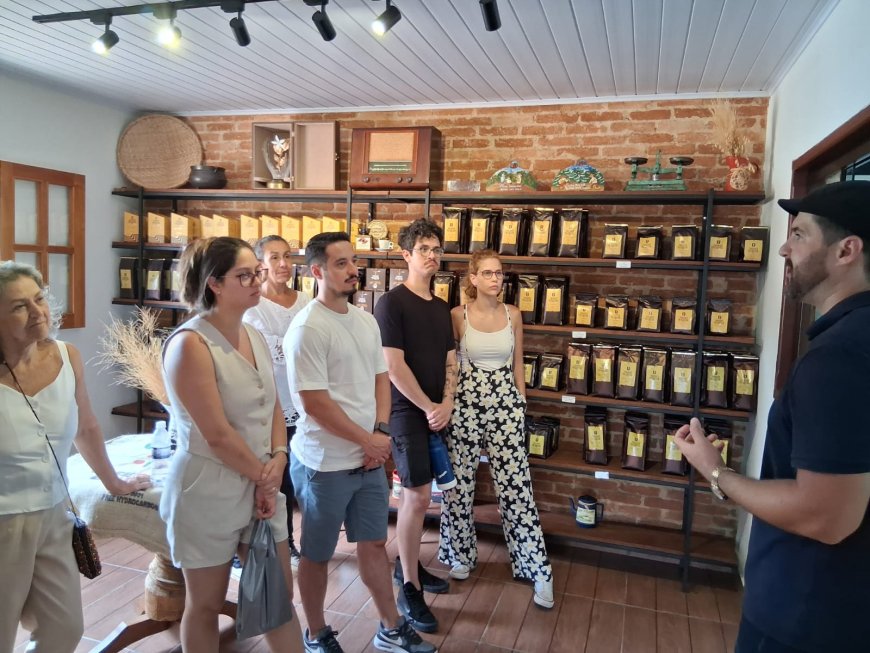 Café Nonno Marchi realiza experiência imersiva do café com plantio de mudas