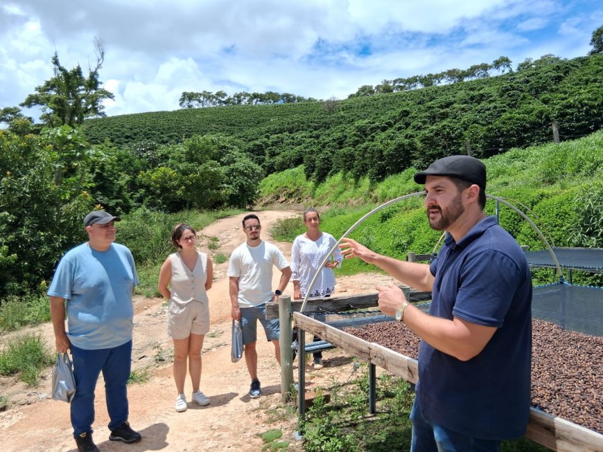 Café Nonno Marchi realiza experiência imersiva do café com plantio de mudas