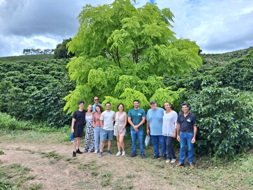 Café Nonno Marchi realiza experiência imersiva do café com plantio de mudas