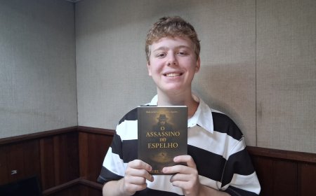 Entre Linhas e Vozes - Episódio 7: "O Assassino do Espelho" é o livro de estreia do jovem escritor Gabriel Menegatti