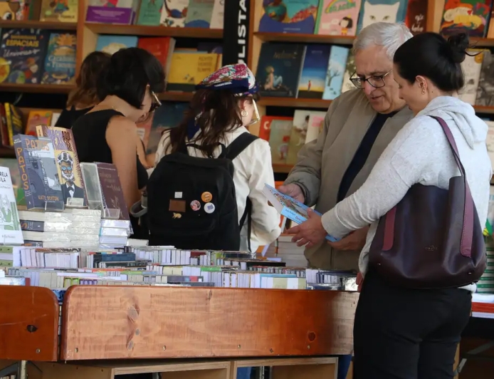 Número de consumidores de livros aumenta e chega a 18% da população