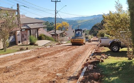 Obras de pavimentação da Rua das Primaveras avançam no Jardim Placidolândia
