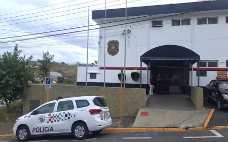 Adolescente é apreendido com motocicleta furtada em Serra Negra