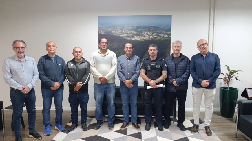 Serra Negra amplia equipe de agentes de trânsito