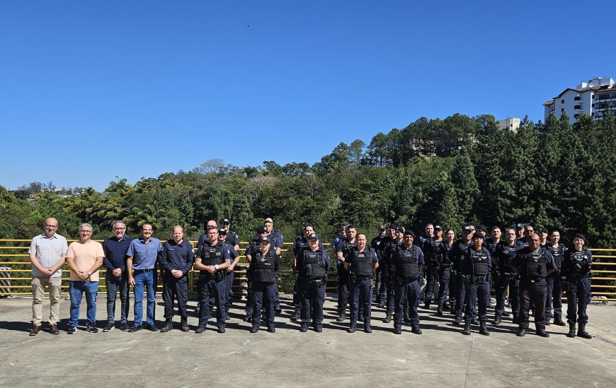 Prefeito reúne GCM para reforçar ações de segurança em Serra Negra